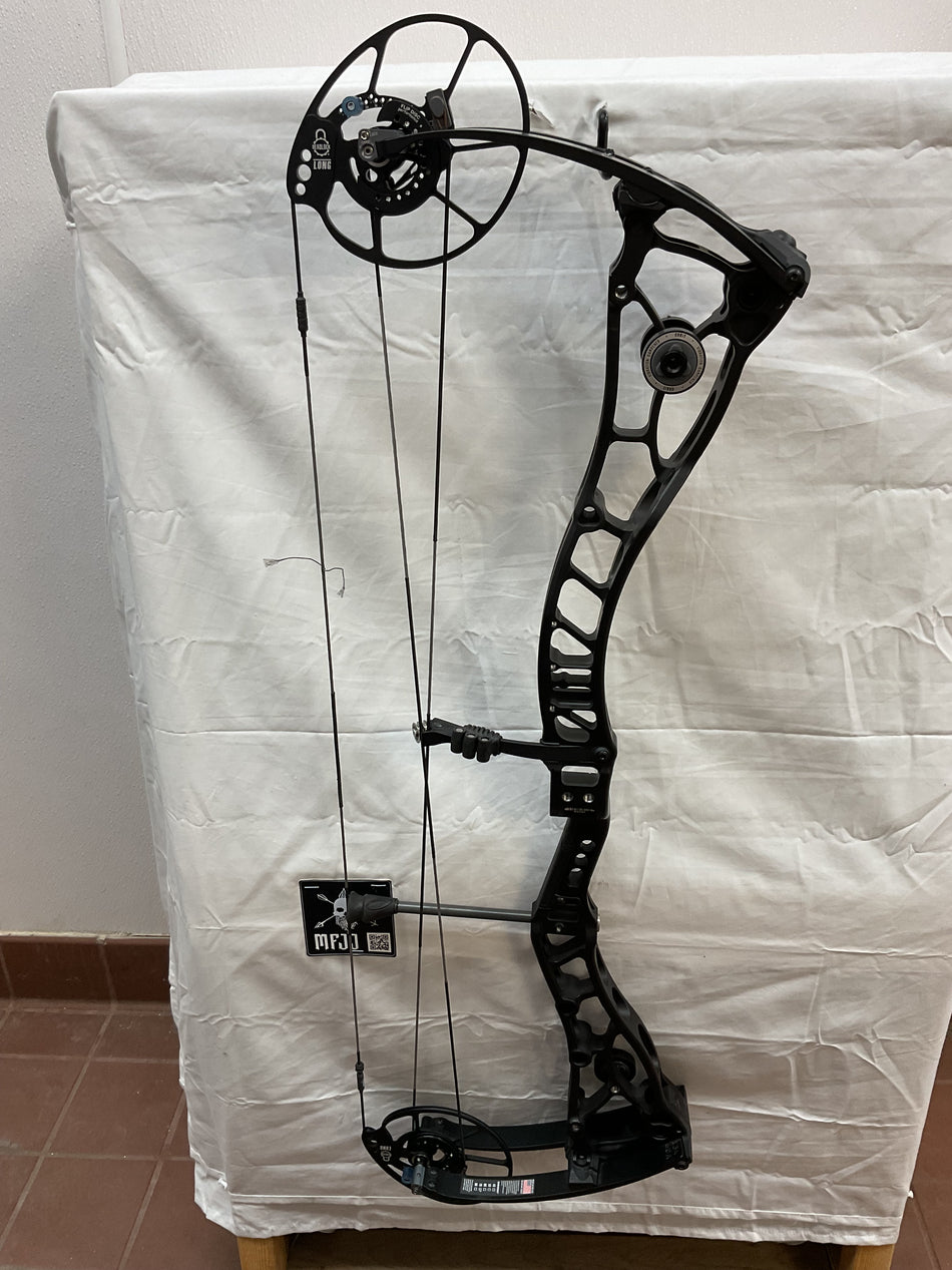 BOWTECH PROVEN 34  LD - RH/BLACK/70 - #BP34LDB70-1 - USED BOW!!!