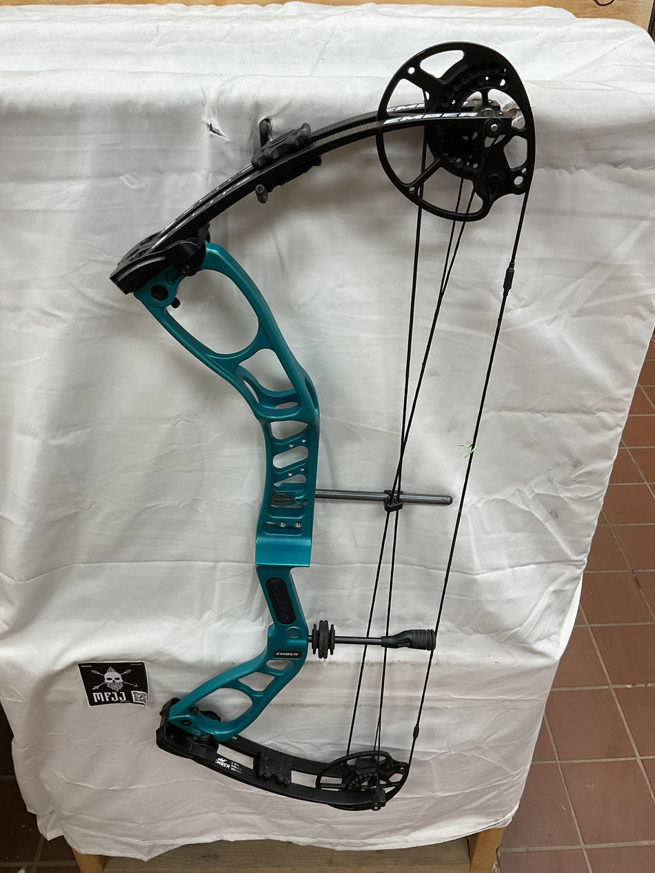ELITE EMBER - RH/TEAL/60 - EERHT60 - 2 - USED BOW!!!!!!