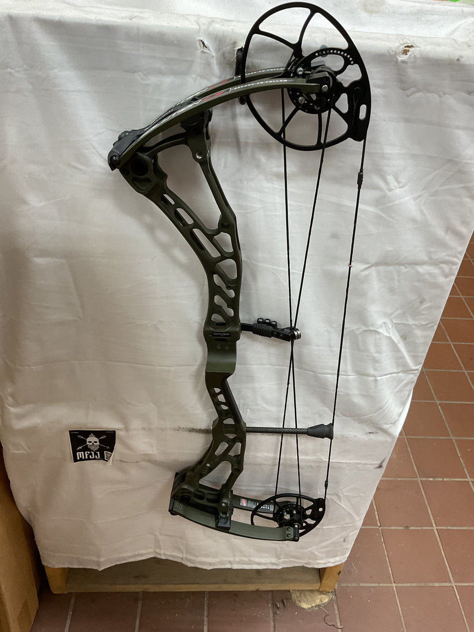 BOWTECH Solution LS - RH/OD Green/70 - #BSLSRHOG70- 1 - USED BOW!!!
