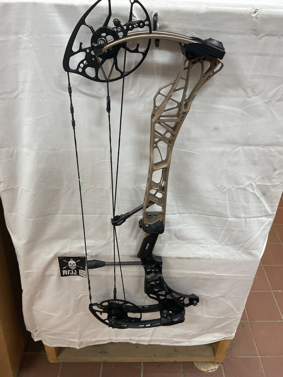 MATHEWS LIFT X 29.5 - RH/Earth Fade to Black/55-80# - #MLX29.5RHEFTB5580-40-USED BOW!!!