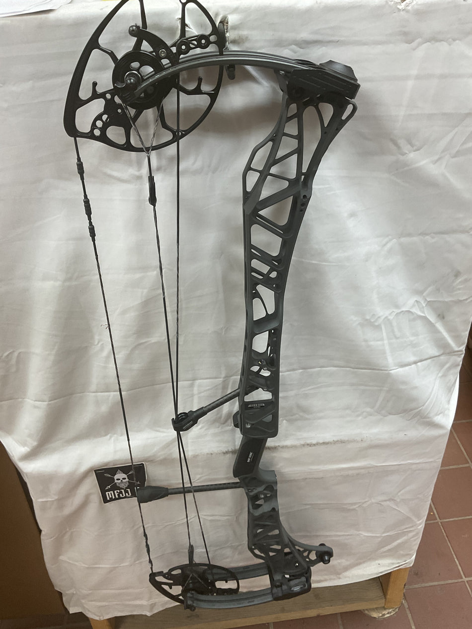MATHEWS LIFT X 33  - RH/SHALE/55-80# - #ML3X3RHS5580 - 59 - USED BOW!!