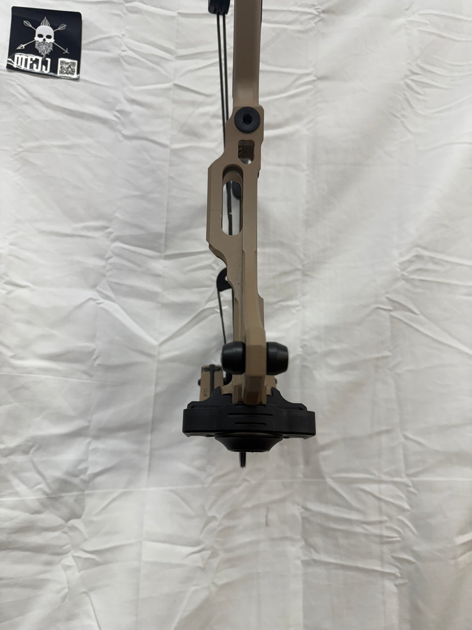 MATHEWS LIFT 29.5 - RH/EARTH/55-80 -  ML29.5RHE5580-1- USED BOW!!!