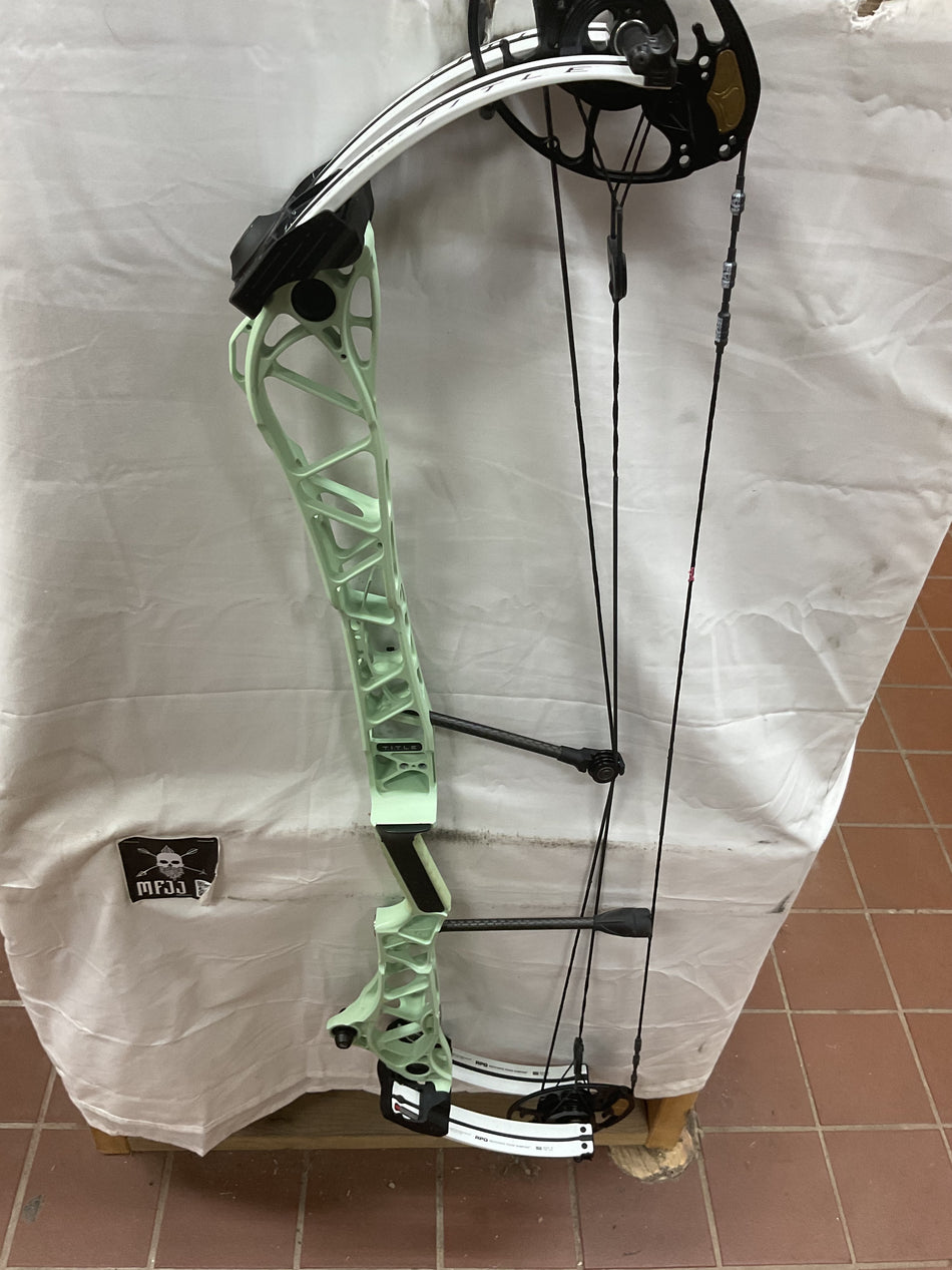MATHEWS TITLE 38 GEN 1 - RH/MINT/70# - MT38G1RHM70 - 7 - USED BOW!!!