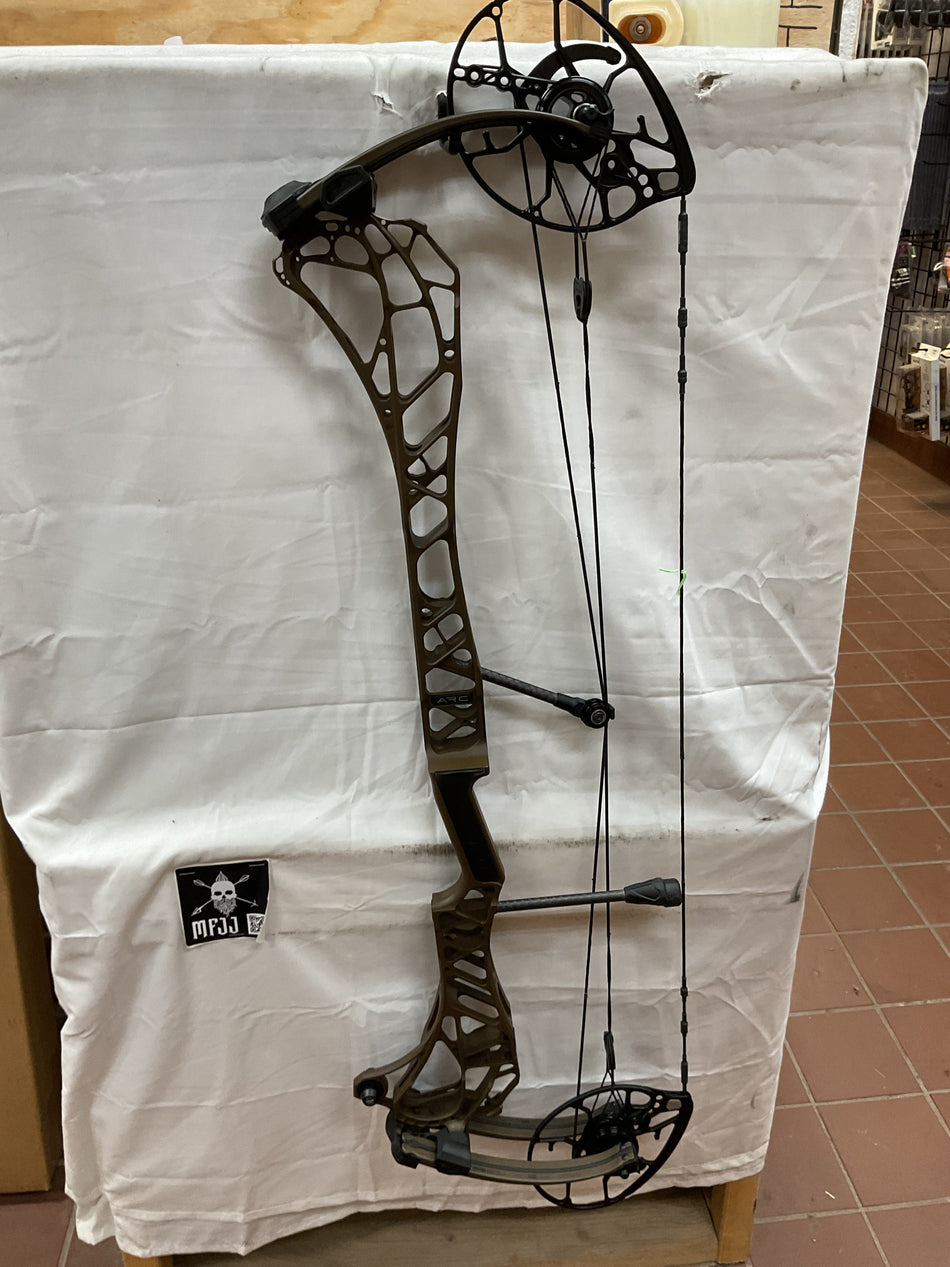 MATHEWS ARC 34 - RH/Kodiak/55-80# - #MA34RHK5580 - 3 - USED BOW!!!