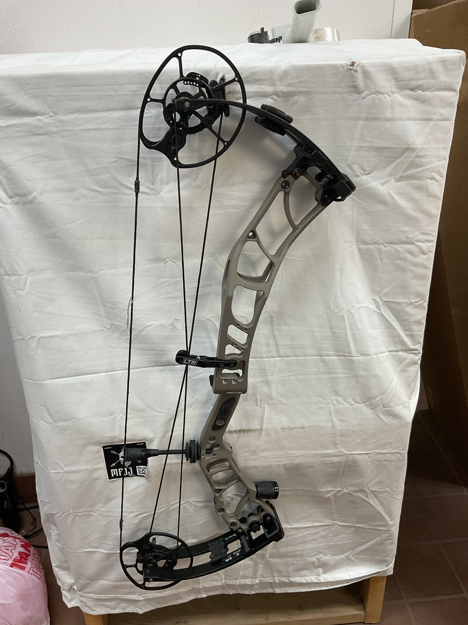 ELITE OMNIA - RH/Sienna Brown/70 - EORHSB70- 4-USED!!!