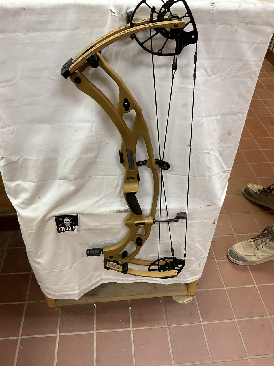 HOYT RX9 ULTRA - RH/Bourbon/70 - #HRX9UB70 - 18 - USED BOW!!!
