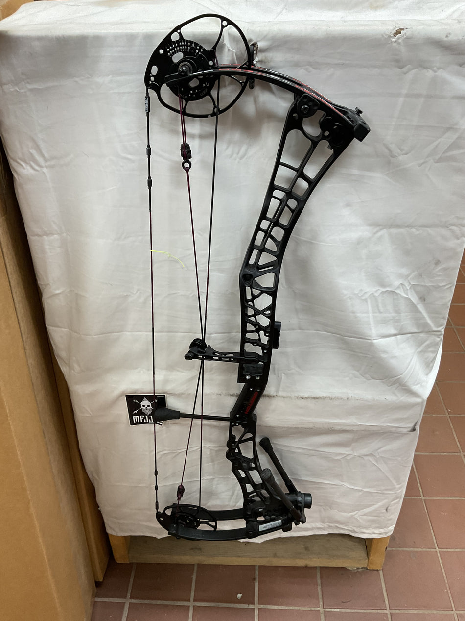 DARTON Tri-Tech 35 - RH/Black/70 - #DTT35RHB70 - 2 -USED BOW!!!