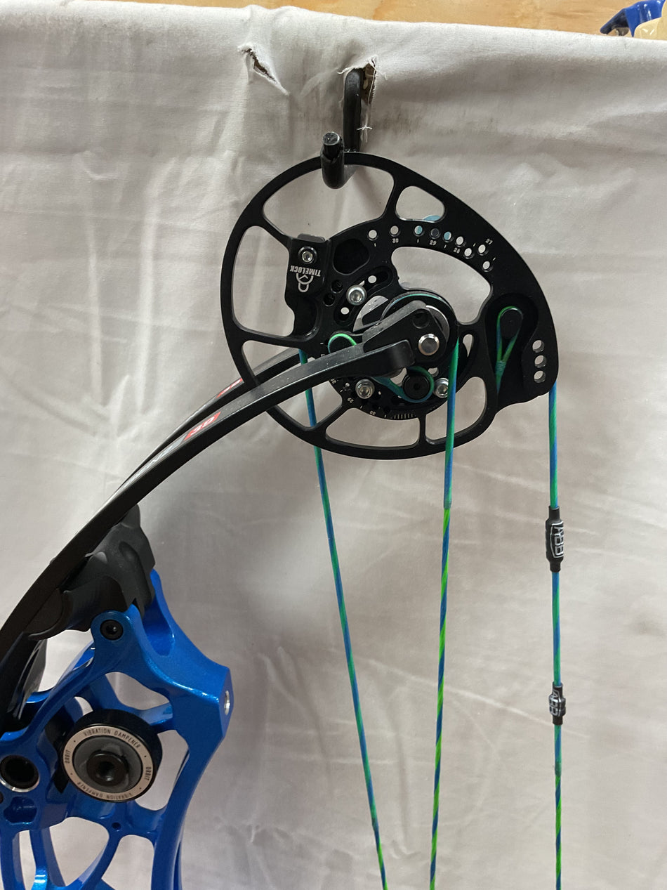 Bowtech Reckoning GEN 2 39/Black-Blue/RH-BRG239BBRH50-PodiumOutlet-22