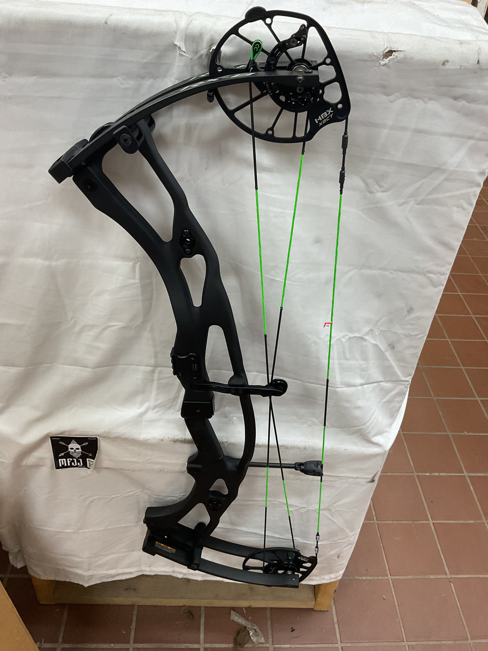 HOYT RX8 ULTRA - LH/Black/60 - #HRX8UBLH70 - 1 - USED BOW!!!