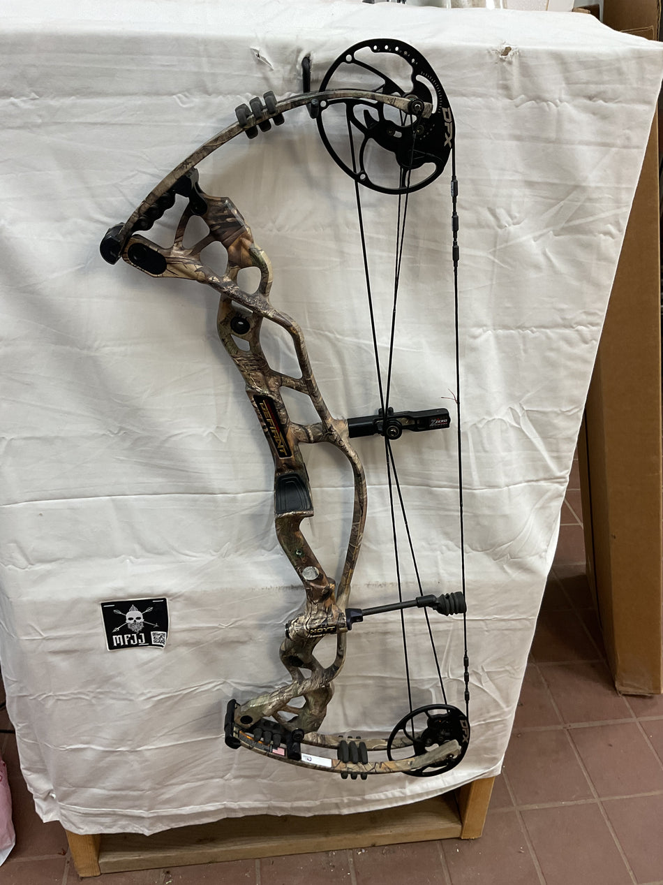 HOYT Carbon Defiant - RH/Realtree APX/60 - #HTRHRT60 - 11 - USED BOW!!!