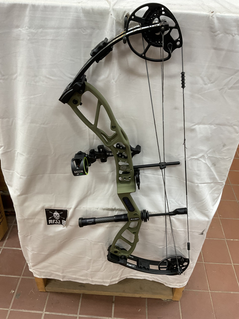 ELITE BASIN - RH/OD Green-Realtree/70 - EBRHODRT70-6-USED BOW!!!