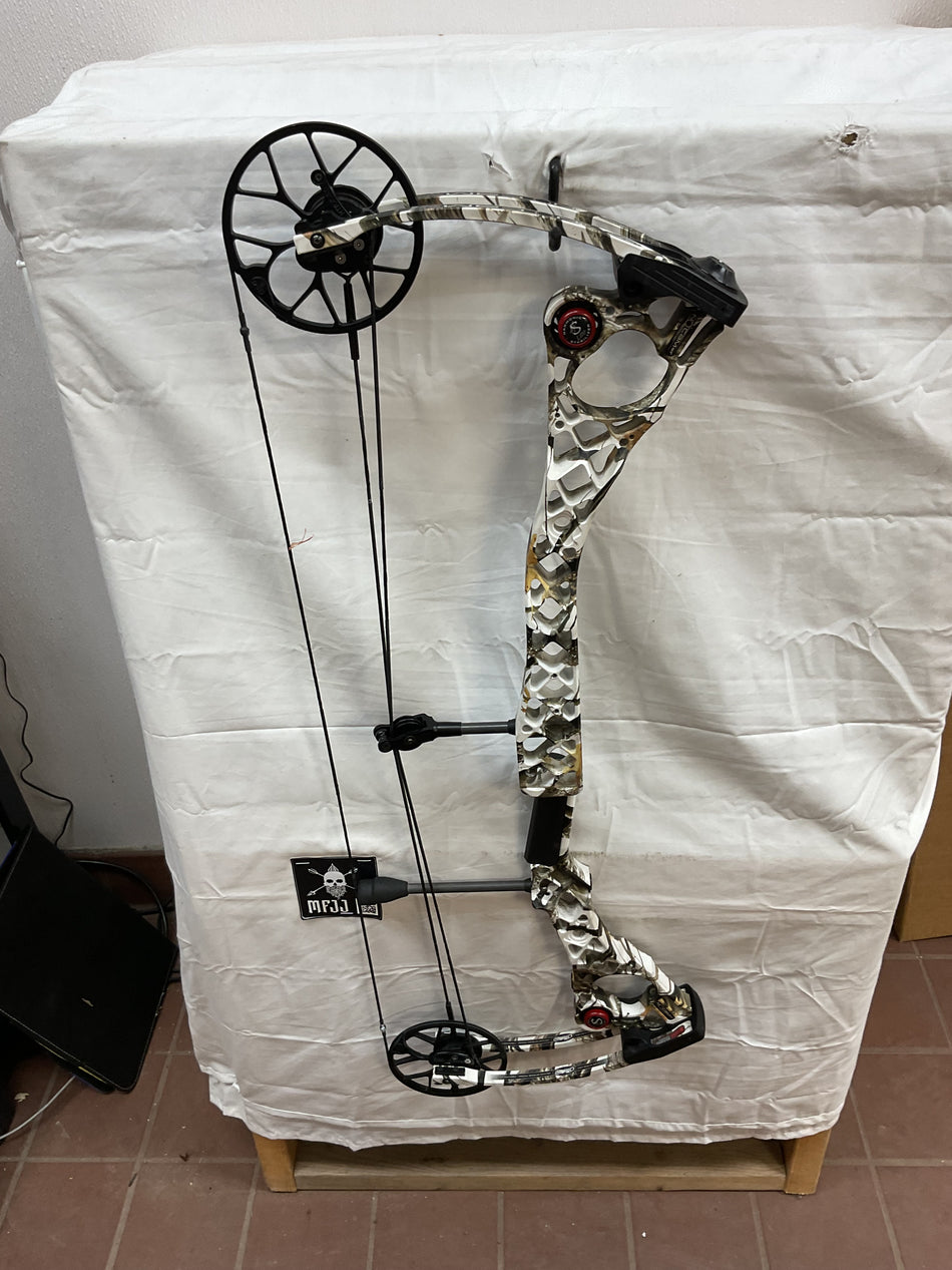 MATHEWS NO CAM HTR - RH/LOST/60-70# - #MNCLSTRH70 - 13 - USED BOW!!!!