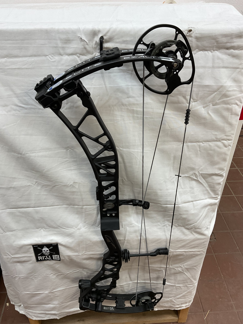 ELITE EXALT 35 - RH/BLACK/70 - EE35RHB70-5- USED BOW!!!!!!