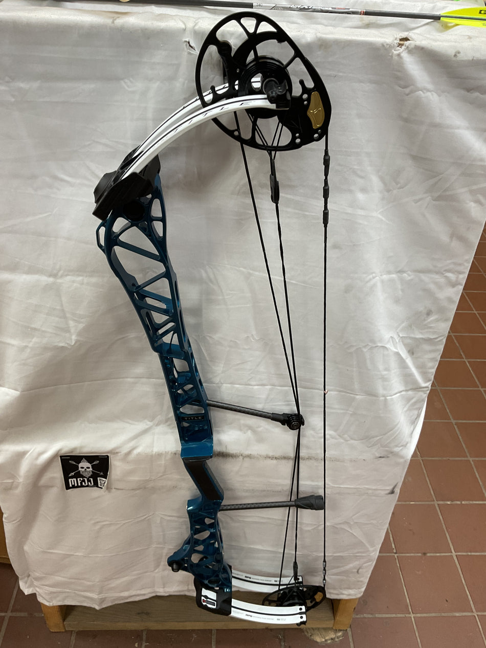 MATHEWS TITLE 38 GEN 2 - RH/Depp Teal/70 - 8 - USED BOW!!!