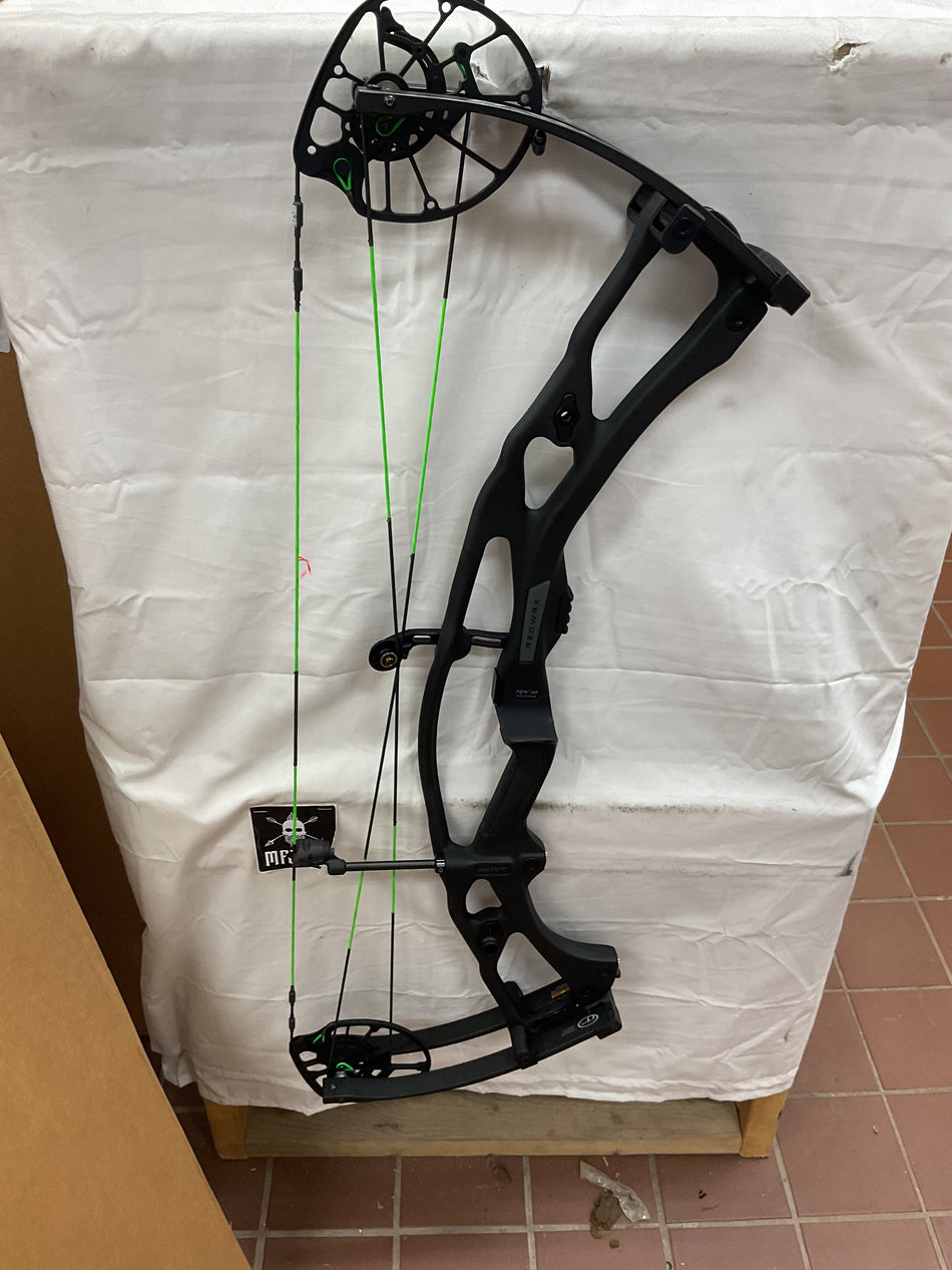 HOYT RX8 ULTRA - LH/Black/60 - #HRX8UBLH70 - 1 - USED BOW!!!