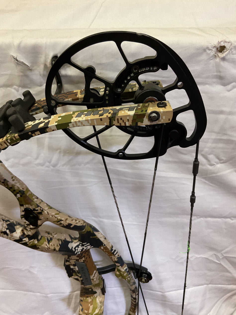 HOYT RX7 - RH/SUBALPINE/80 - HRX7RHSUBS80 - 10 - USED BOW!!!!!!