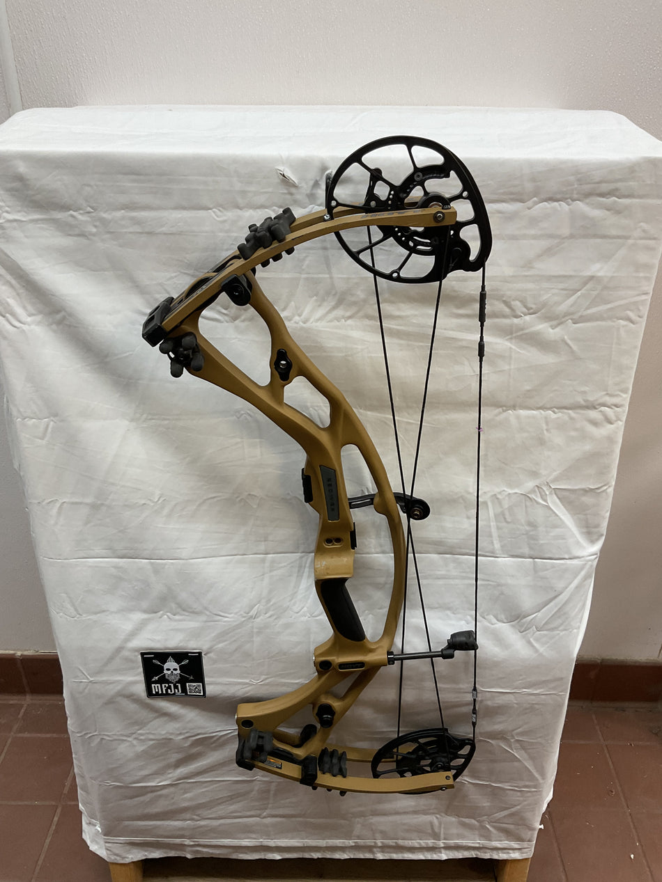 HOYT RX7 - RH/BOURBON/70 - HRX7URHBRBN70- 3 - USED