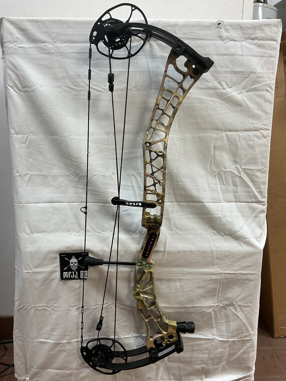 DARTON SEQUEL 33 ST2 - RH/MULTICAM-BLACK/70 - #DS33RHMB70 - 8 - USED BOW!!!