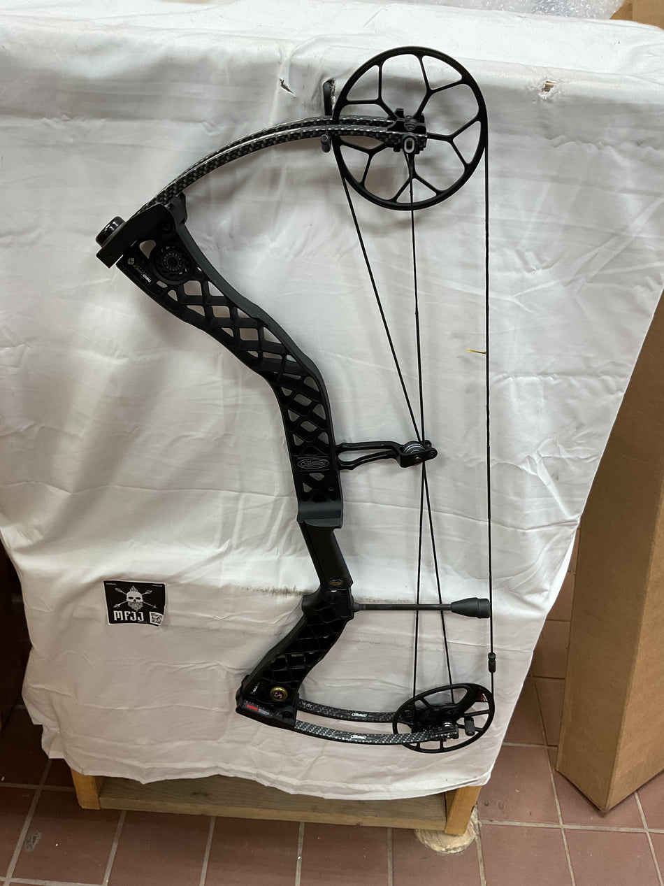 MATHEWS CREED - RH/BLACK/70# - #MCRHB27.570 - 5 - USED BOW!!!