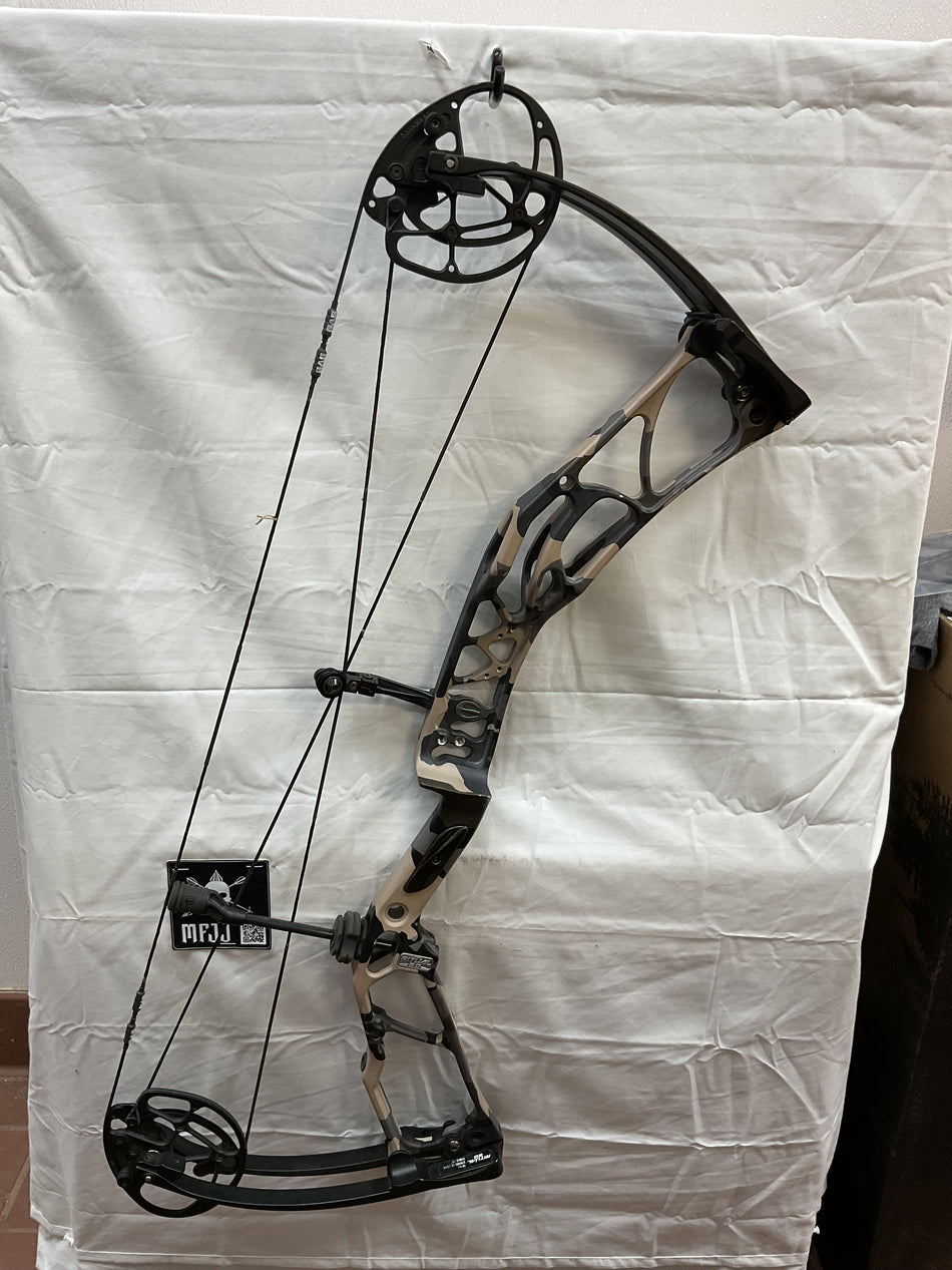 ELITE RITUAL 30 - LH/KUIU VIAS-BLACK/70 - #ER30LHKVB70 - 1 - USED BOW!!!