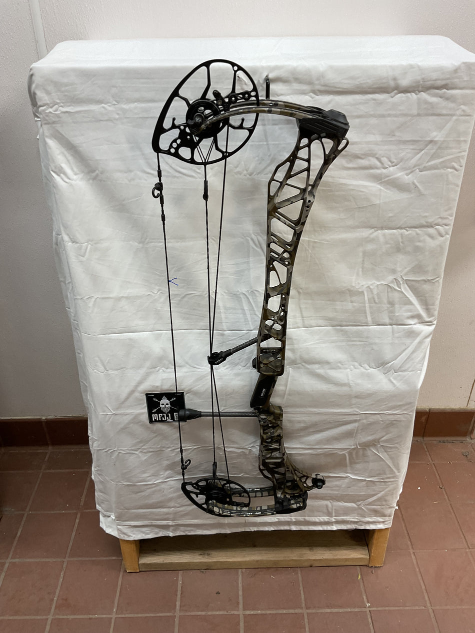 MATHEWS LIFT 33 X - RH/BOTTOMLAND/55-80# - #MLX33RHBTMLND5580-11 - USED BOW!