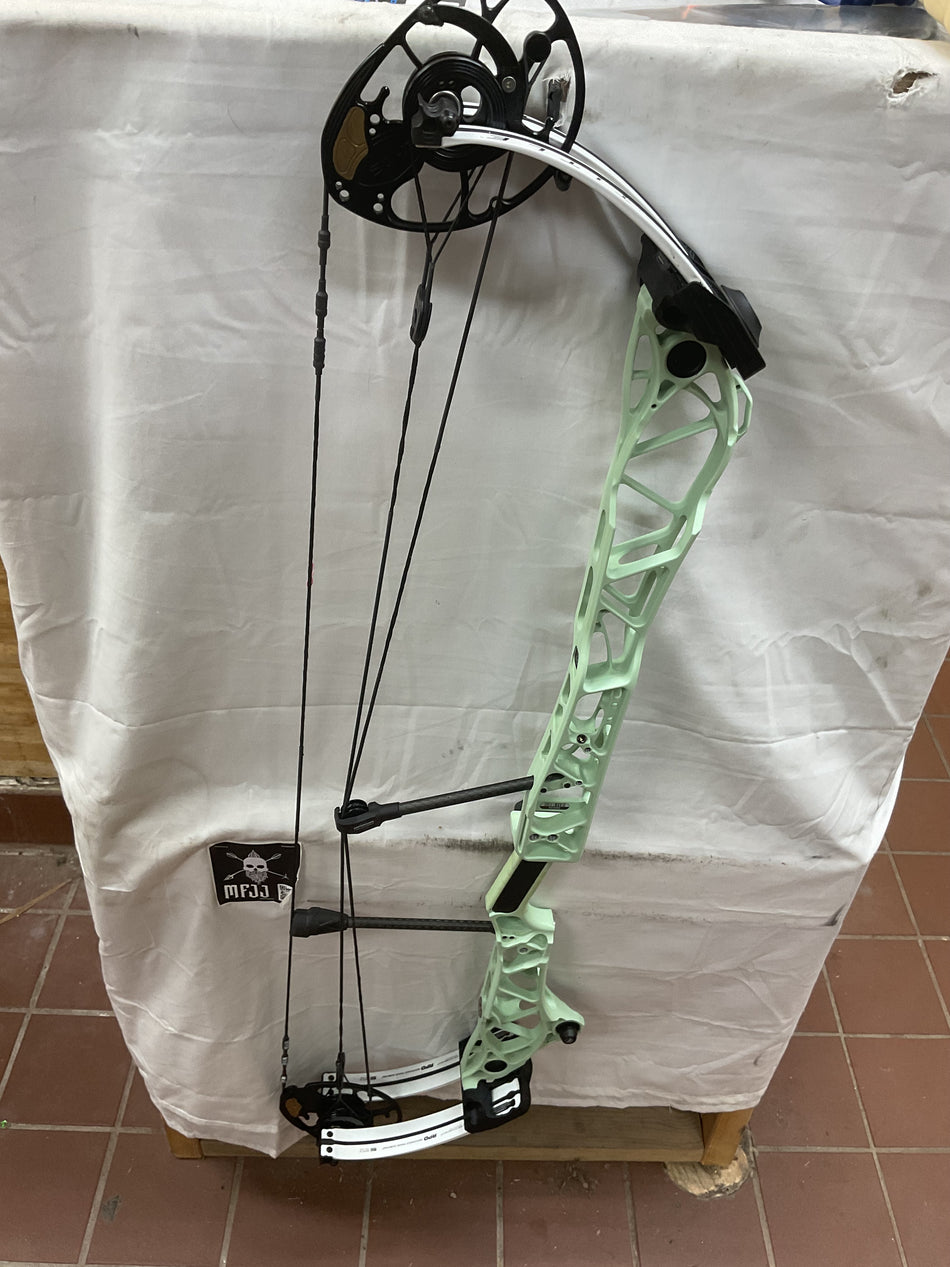 MATHEWS TITLE 38 GEN 1 - RH/MINT/70# - MT38G1RHM70 - 7 - USED BOW!!!