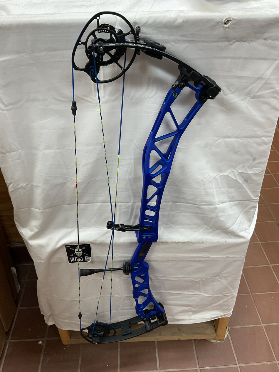 ELITE Verdict - RH/Blue/60 - ESRHB60 - 1- USED BOW!!!!!