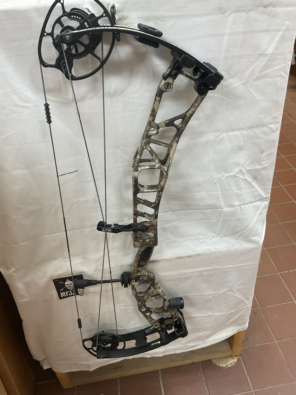 ELITE KAIROS - RH/First Lite/70 - EKRHFLS70 - 3- USED!!!