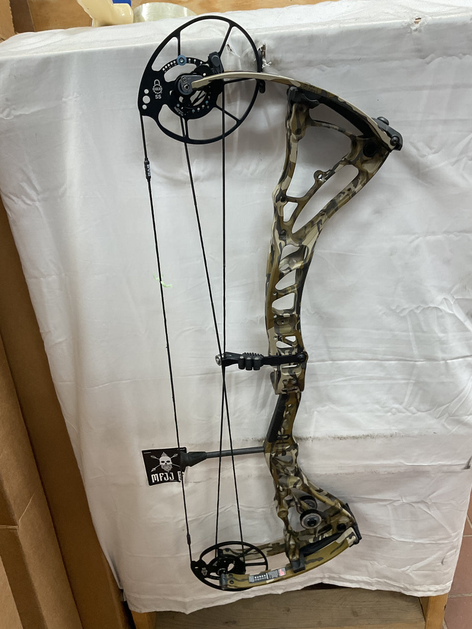 BOWTECH CORE SS - RH/Bottomland/-70 - #BCSSBTM70-9- USED BOW!!!