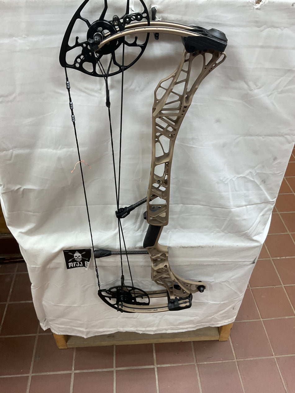 MATHEWS LIFT X 29.5 - RH/Earth/55-80# - #MLX29.5RHE5580-50-USED BOW!!!