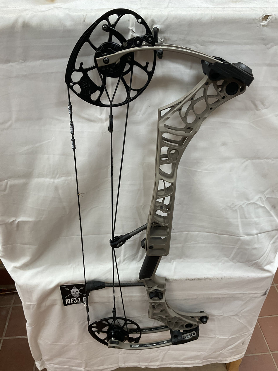 MATHEWS IMAGE 29 - RH/Granite/50 - MI29RHG50 - 3 - USED BOW!!!