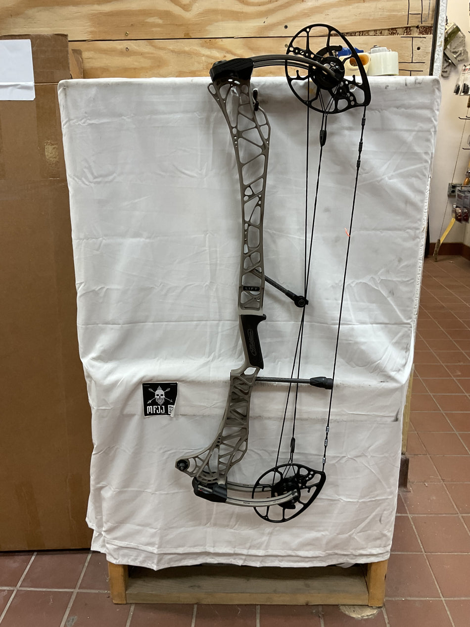 MATHEWS LIFT 33  - RH/Granite/55-80# - #ML33RHG5580 - 70 - USED BOW!!!