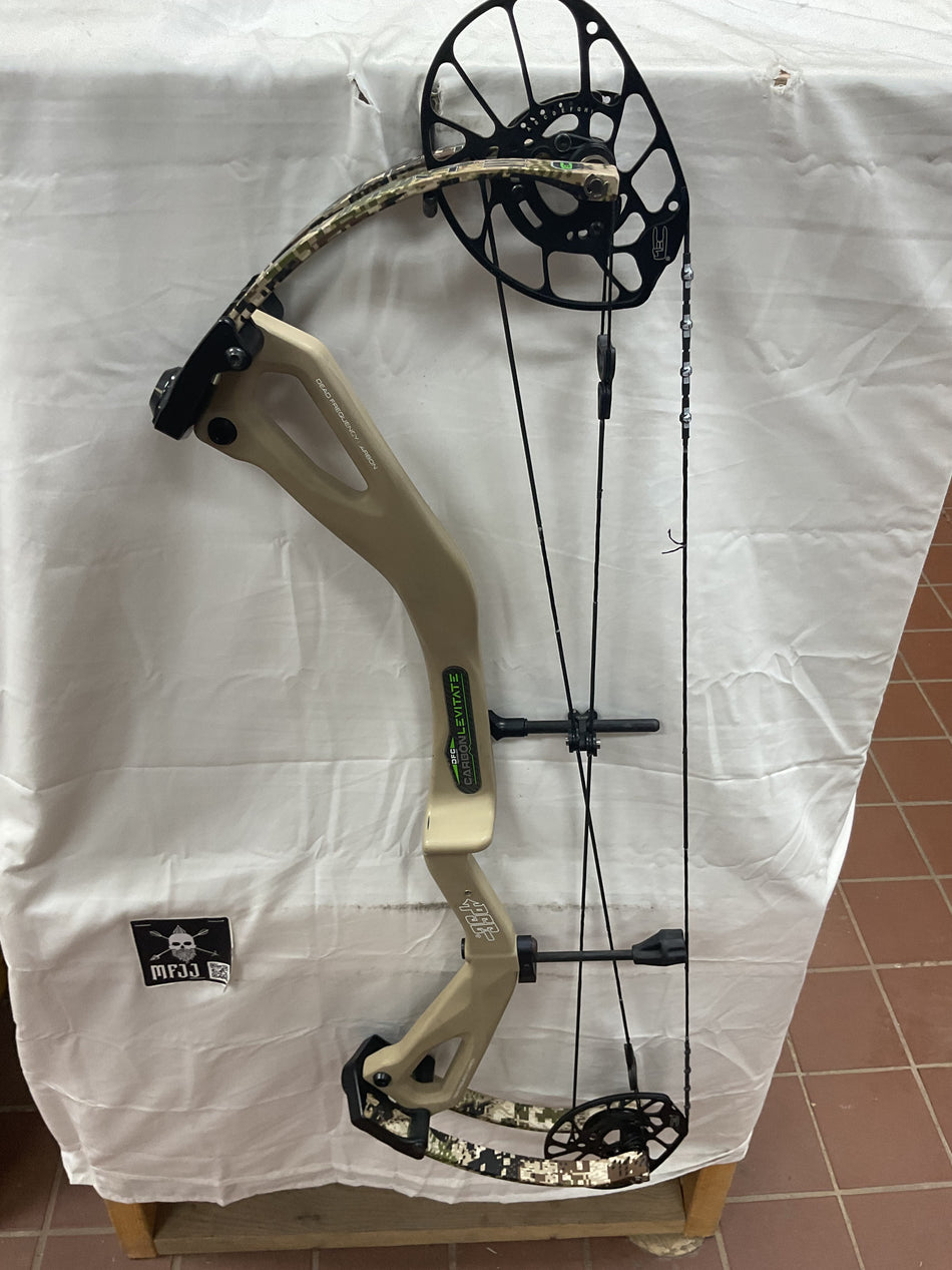 PSE CARBON LEVITATE - RH/Tan-Subalpine/80 - #PSELBS0TSA-6 - USED BOW!!!!