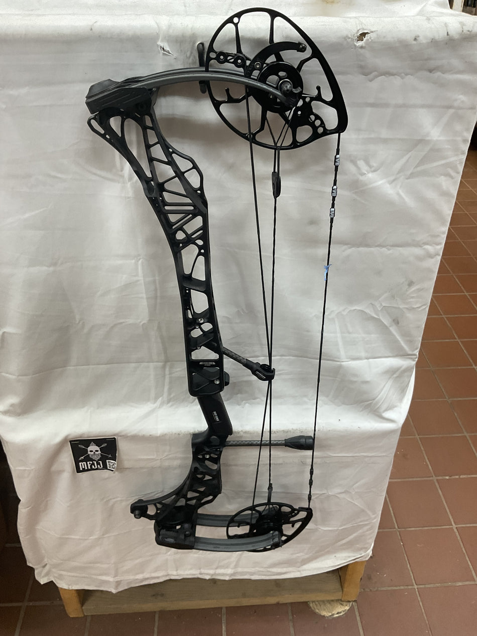 MATHEWS LIFT X 29.5 - LH/Black-Shale/55-80# - #MLX29.5LHBS5580-42-USED BOW!!!
