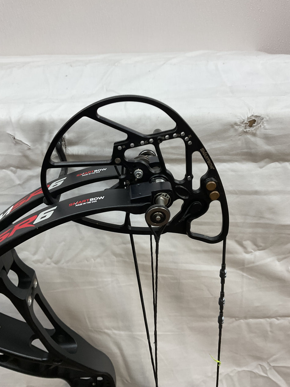 BOWTECH REALM SR6 - RH/BLACK/60 - BTRSR6RHBLK60- 3 - USED BOW!!!