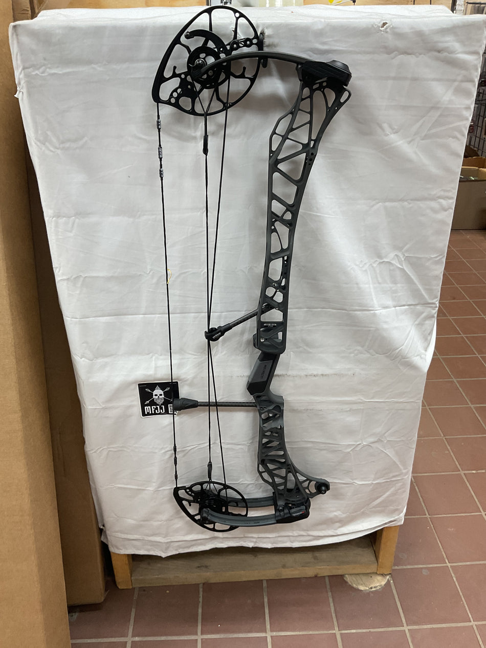 MATHEWS LIFT X 33  - RH/SHALE/55-80# - #MLX33RHS5580- 48 - USED BOW!!