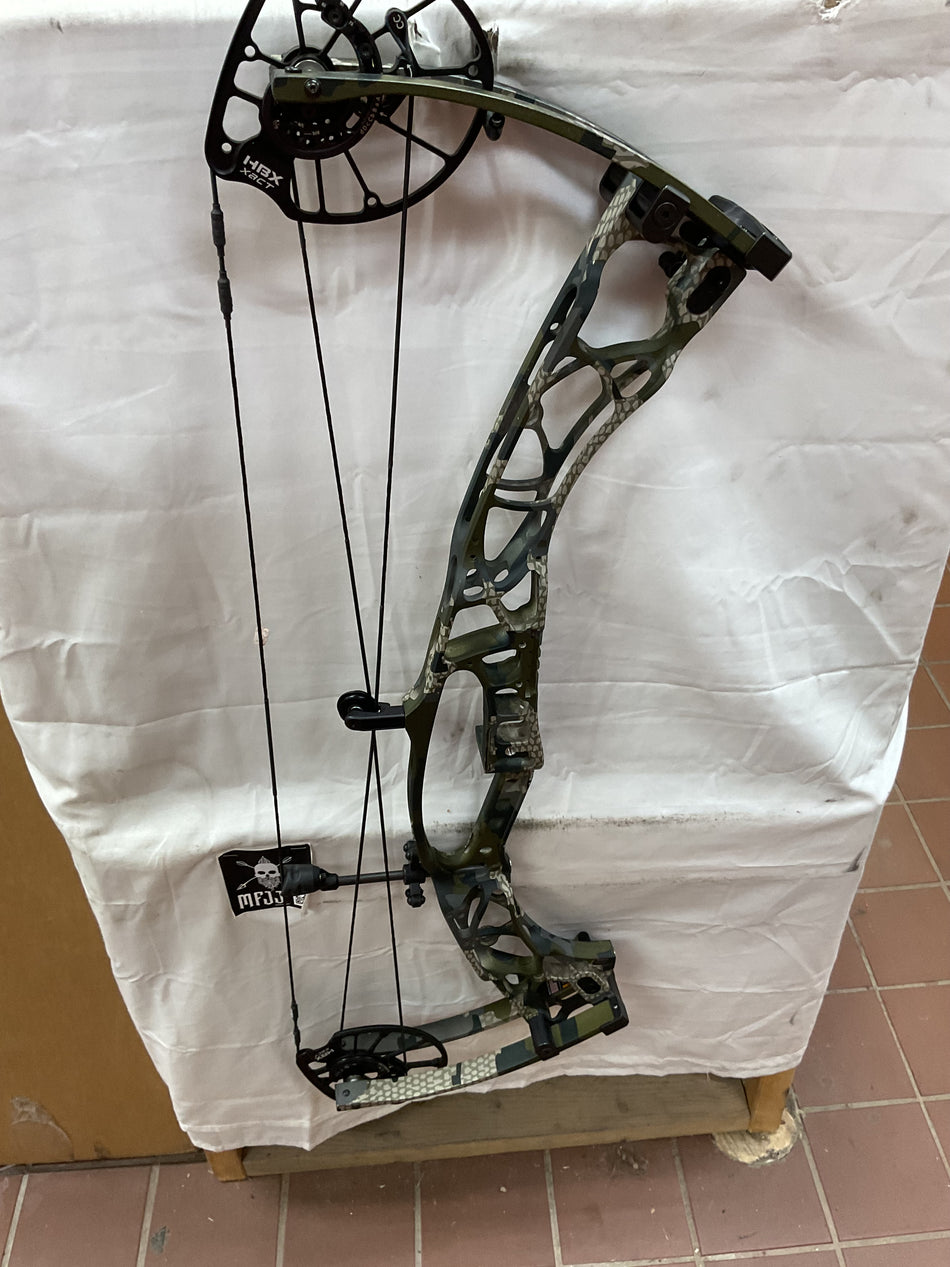 HOYT ALPHA X 33 - RH/Kuiu Verde/70- HAX33RHKV70 - 15 - USED!!!