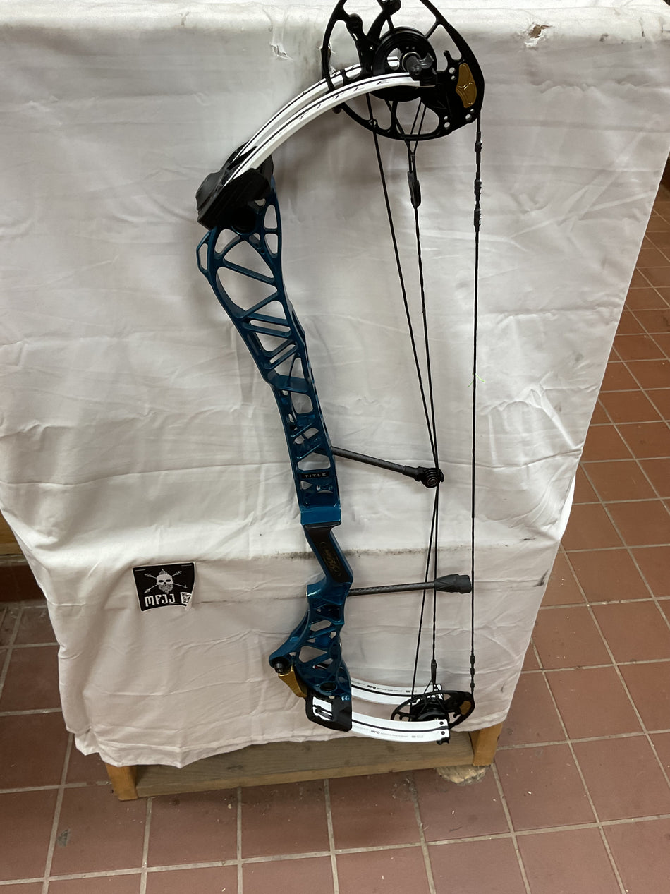 MATHEWS TITLE 36 Gen 1 - RH/Deep Teal/50-70# - #MT36RHDT70 - 7 - USED BOW!!!