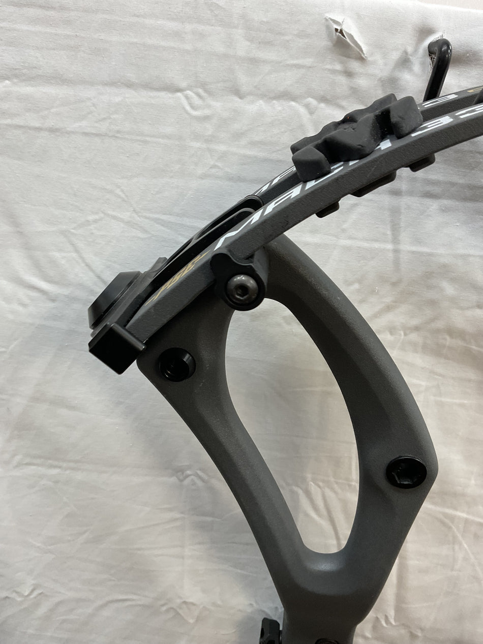 PSE MACH 33 DS - RH/CHARCOAL/80 - #PM33CH80-2 - USED BOW!!!