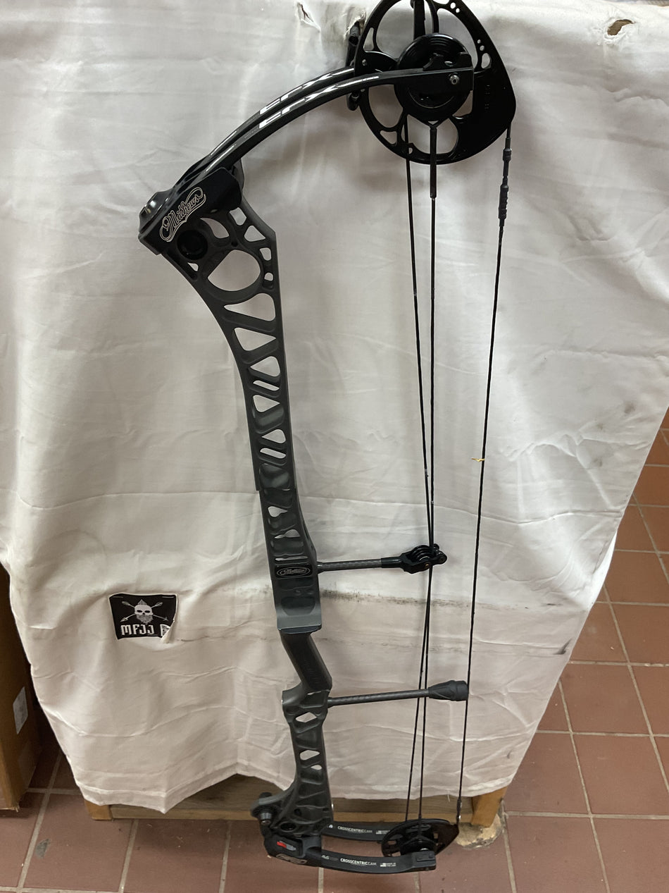 MATHEWS TRX 40 - RH/Stone/60 - MT40RHS60 - 6 - USED BOW!!!