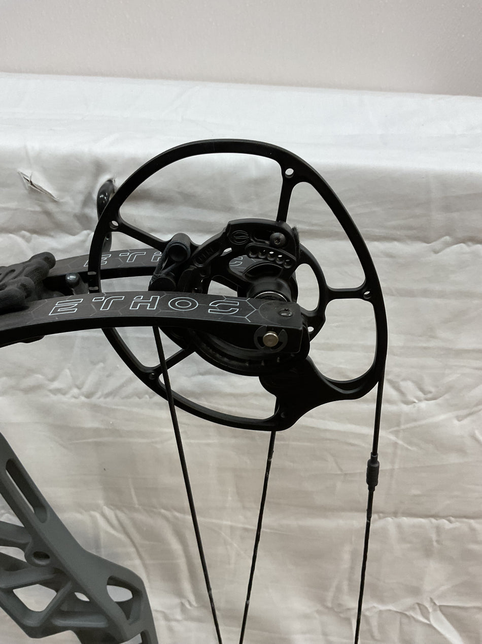 ELITE ETHOS- RH/SLATE GRAY, BLACK LIMB/70 - EERHSB70-2 - USED BOW