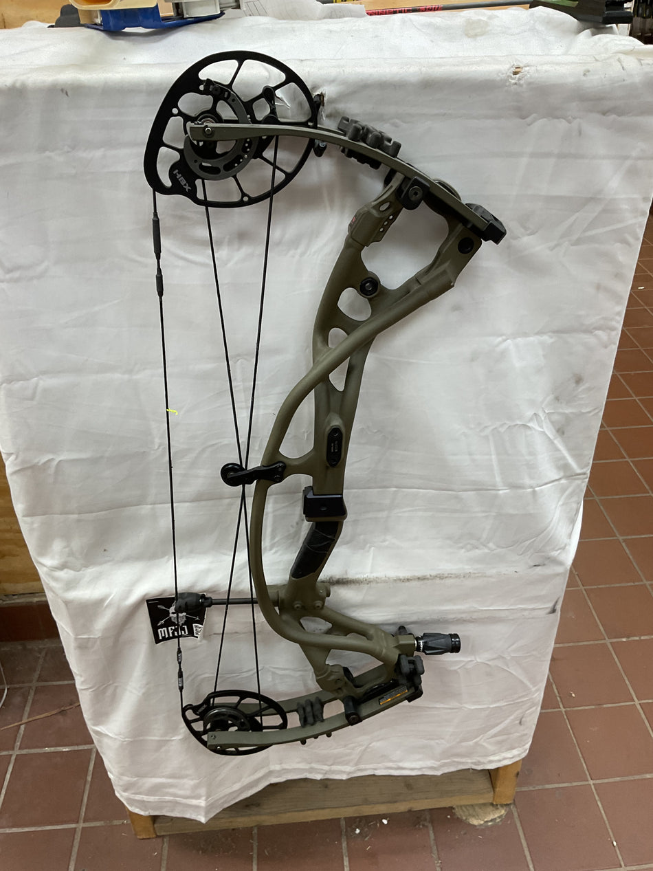 HOYT RX5 - RH/Wilderness/70 - HRX5RHW70 - 15 - USED BOW!!!