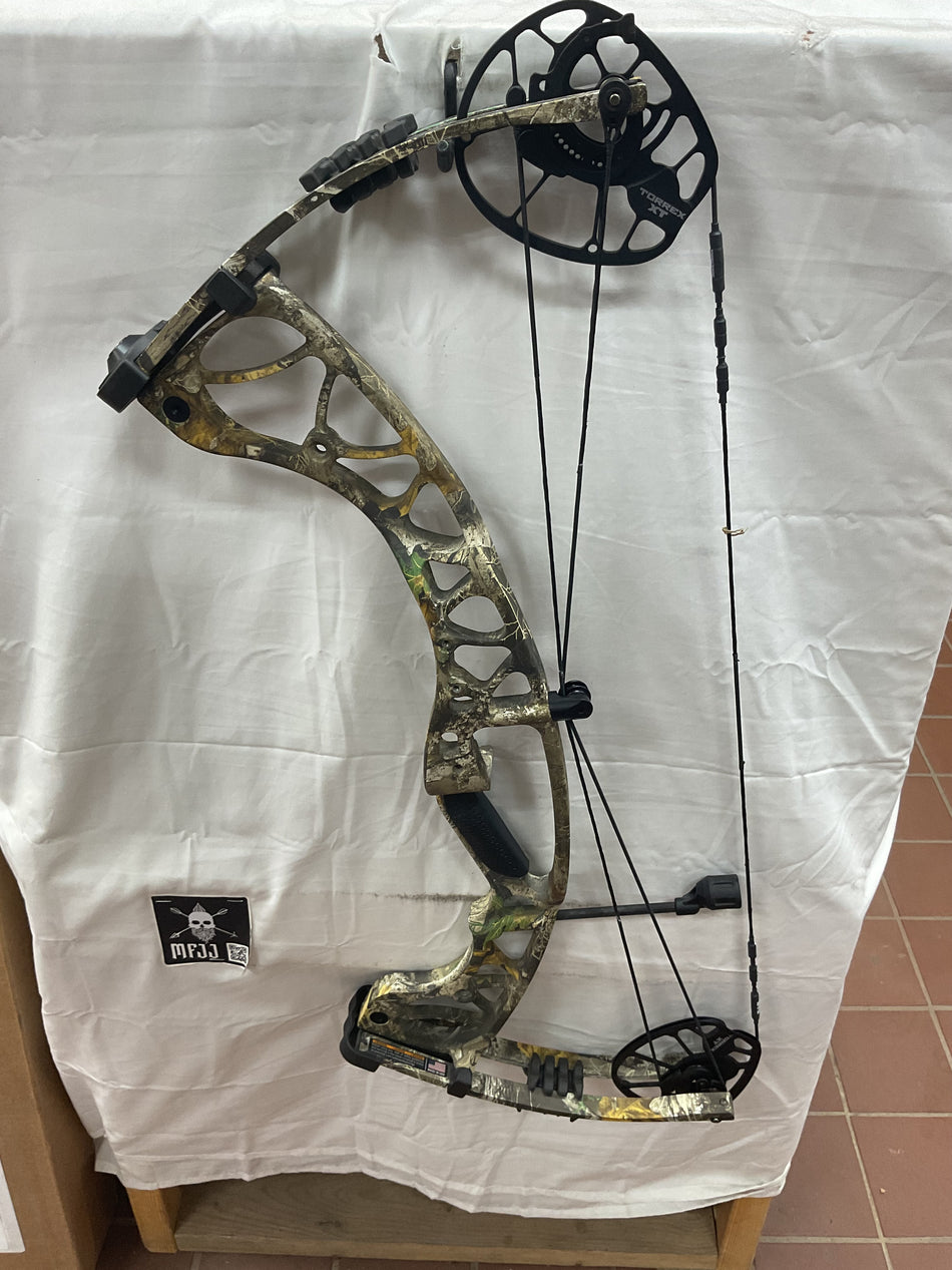 HOYT TORREX XT- LH/Realtree APX/70 - #HTRHRT70 - 16 - USED BOW!!!