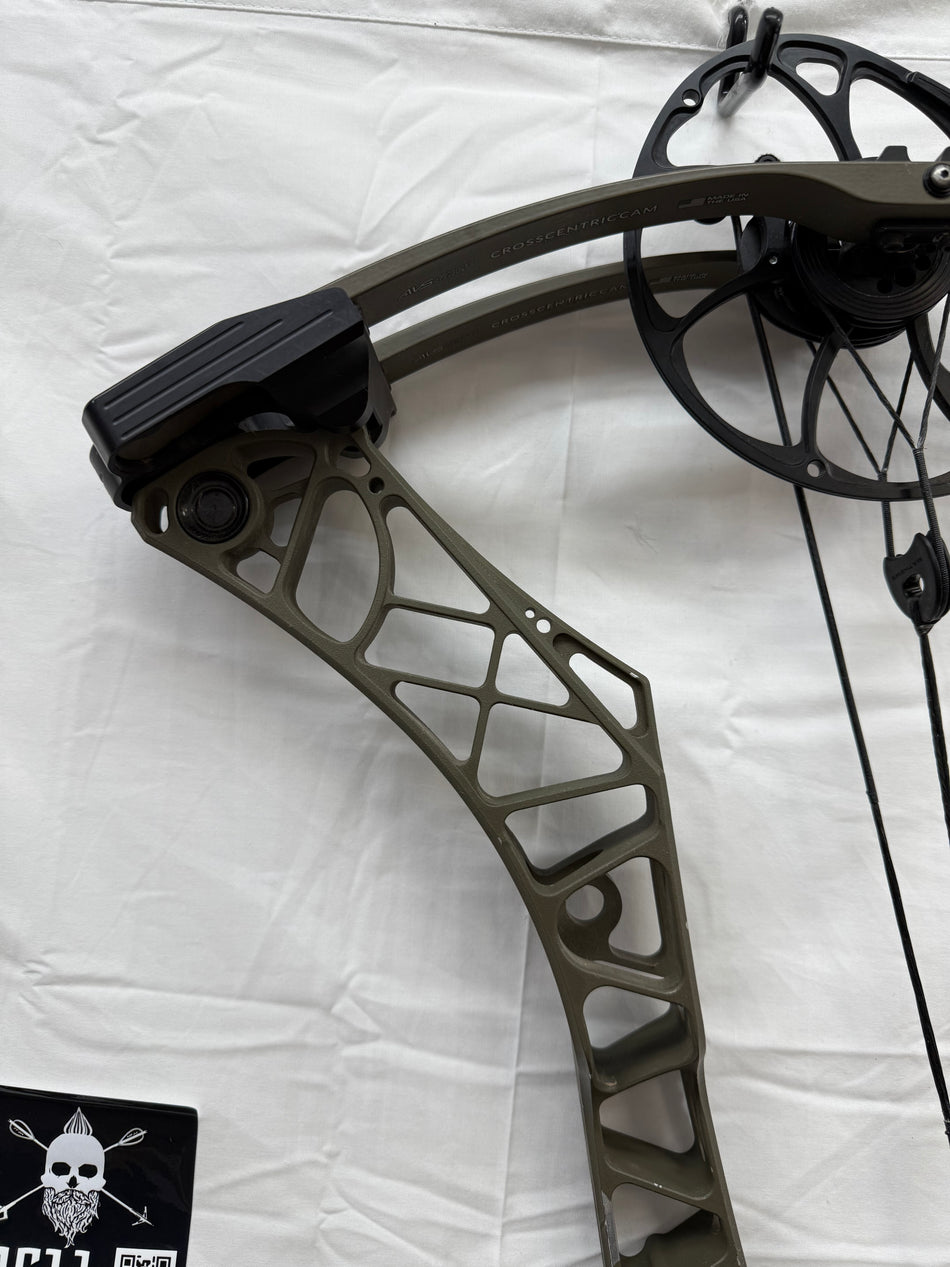 MATHEWS VXR 31.5 - RH/AMBUSH/75# - #MVXR315RHA75 - 1 USED BOW!!!