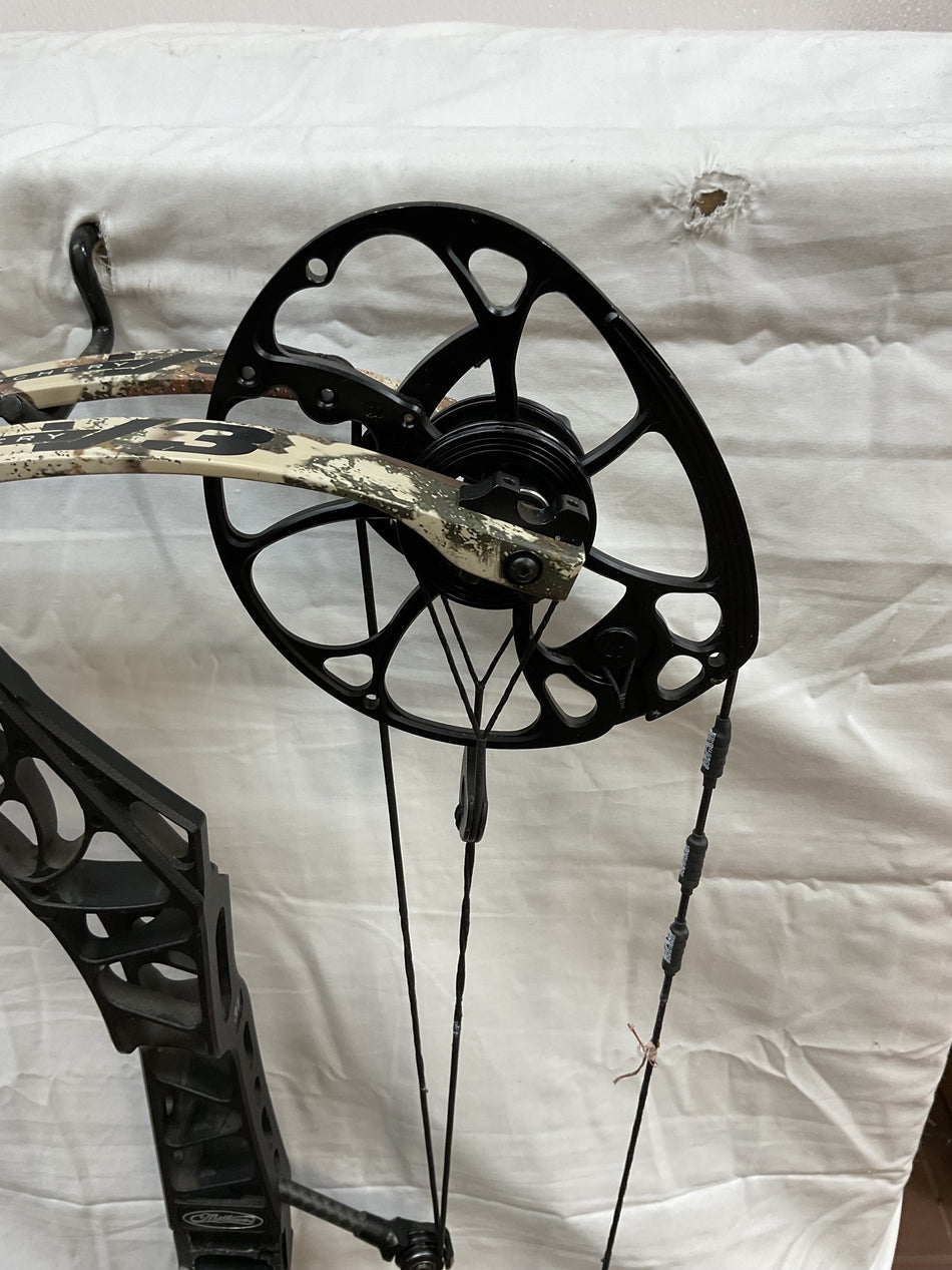 MATHEWS V3 31 - RH/BLACK-SPECTER/60-75# - #MV331RHBS75- 11 - USED BOW!!!