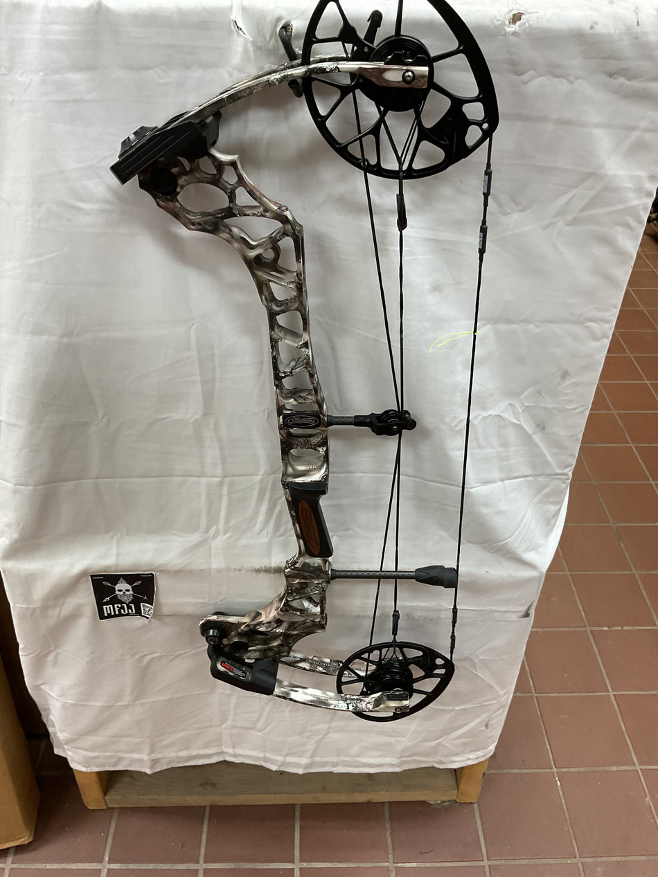 MATHEWS TRIAX - RH/LOST Camo/70# - MTRHLC70- 12- USED BOW!!!