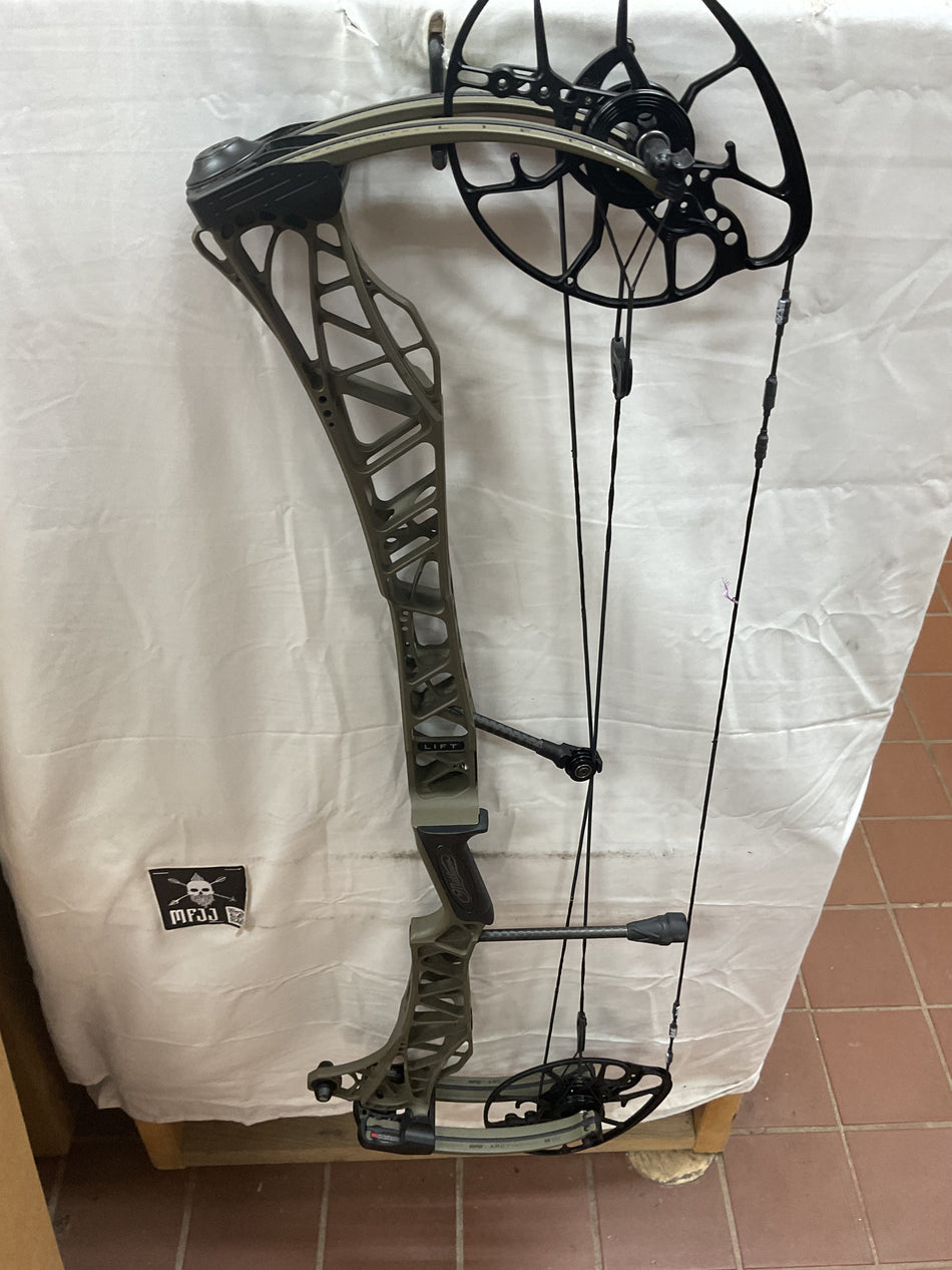 MATHEWS LIFT XD  - RH/AMBUSH/50-75# - #MLXDRHA5580 - 6 - USED BOW!!!!