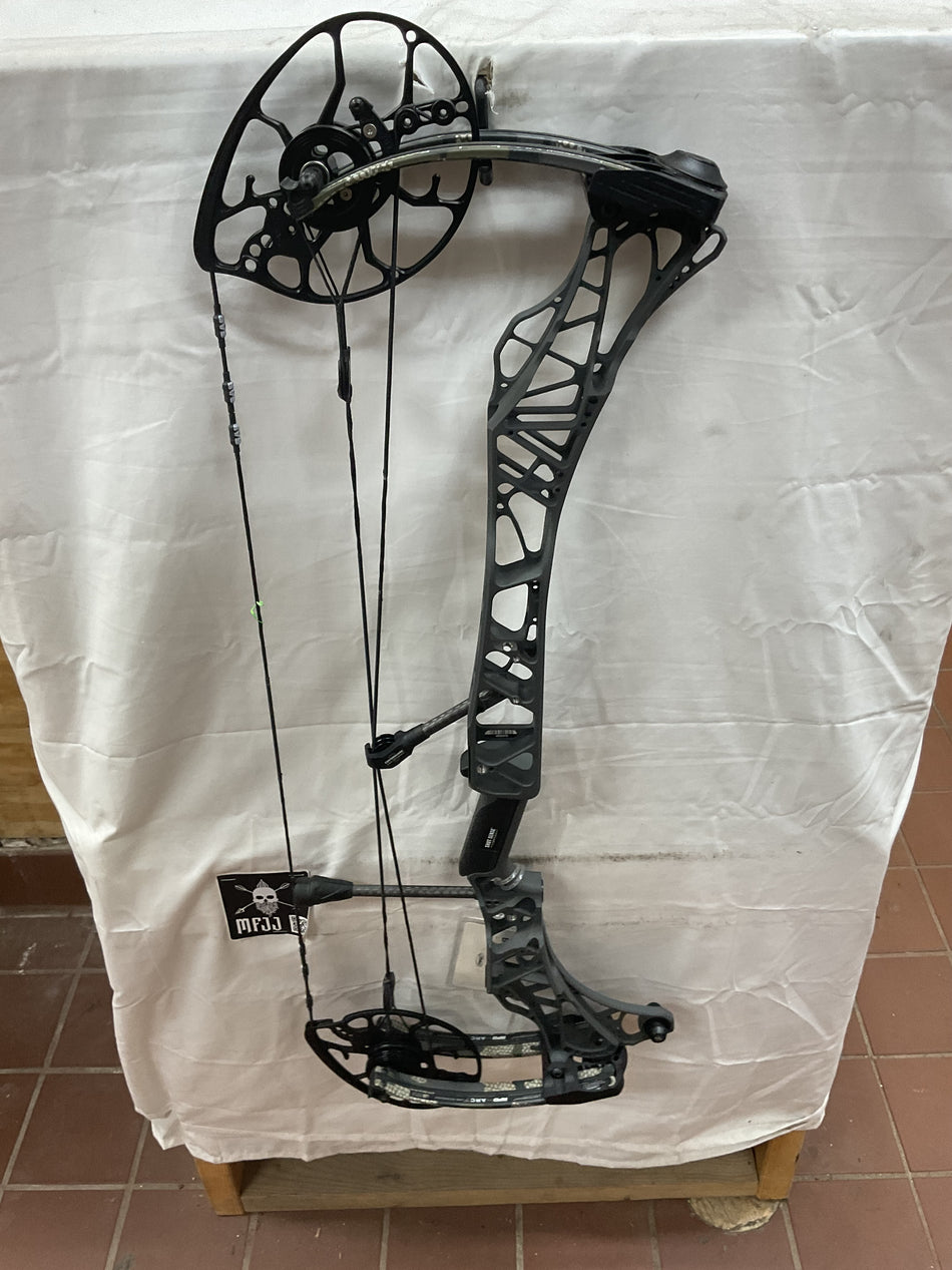 MATHEWS LIFT X 29.5 - RH/Shale-Kuiu/55-80# - #MLX29.5RHSK5580-35-USED BOW!!!