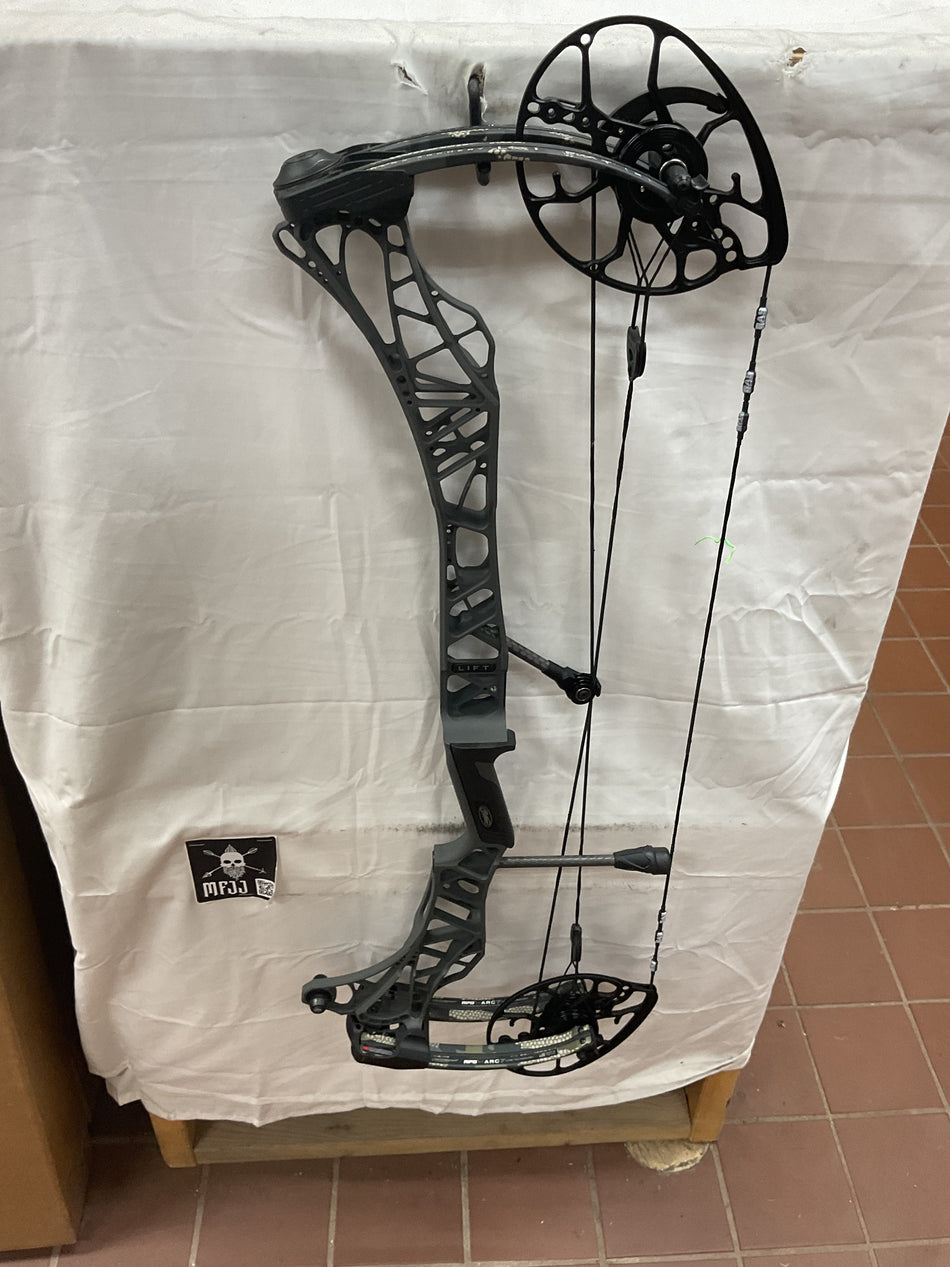 MATHEWS LIFT X 29.5 - RH/Shale-Kuiu/55-80# - #MLX29.5RHSK5580-38-USED BOW!!!