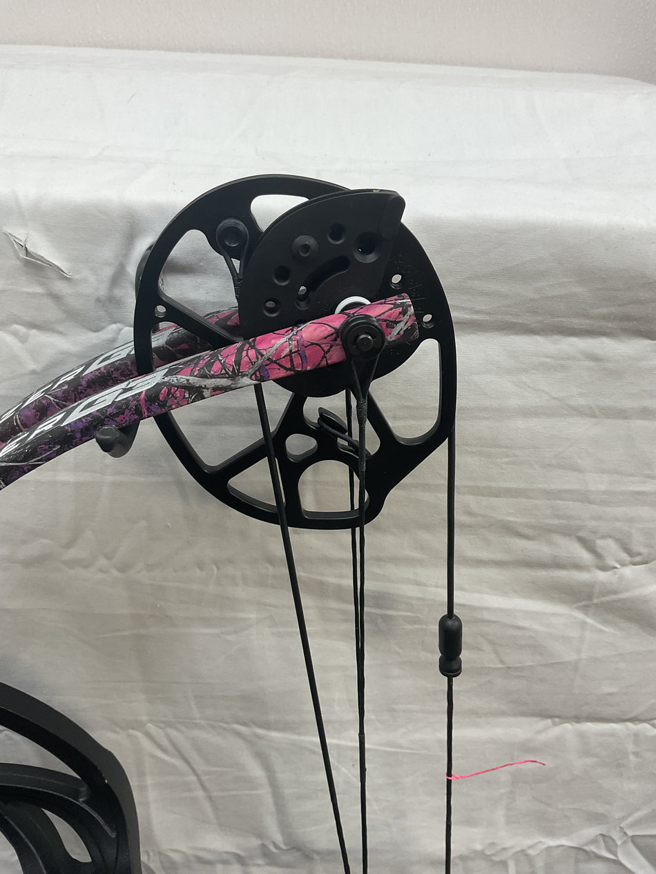 BEAR CRUZER G3 - LH/BLACK - PINK REALTREE/11-70# - #BCG3LHBLKPRT1170-1 - USED BOW!